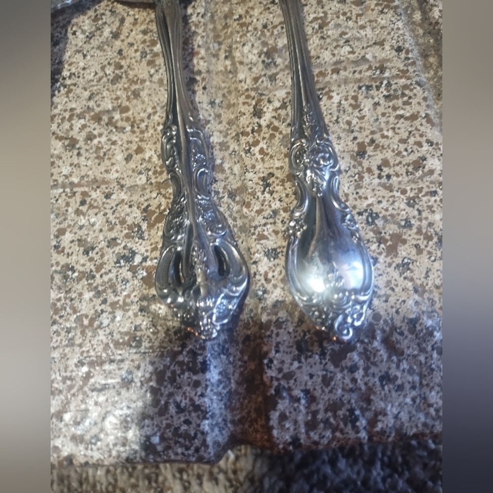 Oneida Heirloom Serving Set - Picture 5 of 14